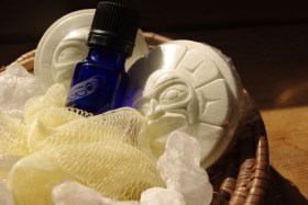 Haida Sun and Moon bath fizzer with rock salts and essential oil mist in antique basket